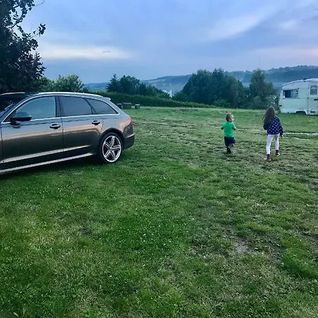 农家乐 Nad Jeziorem Silickim Ilinscy *