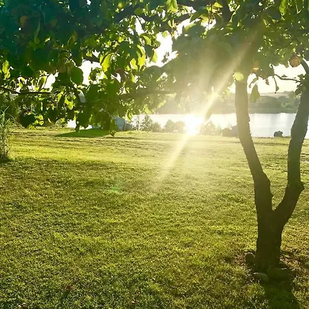 农家乐 Nad Jeziorem Silickim Ilinscy